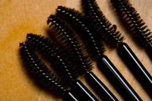 clean mascara wand - mascara tips and hacks